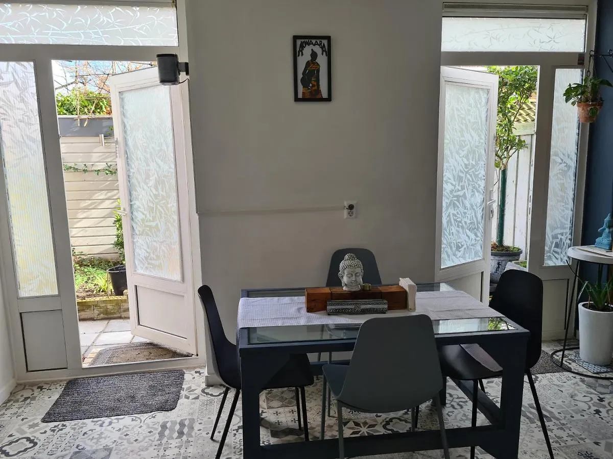 Apartment 1 Bedroom 15 Min By Tram To Amsterdam Centre!