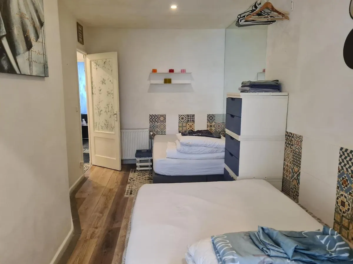 1 Bedroom 15 Min By Tram To Amsterdam Centre! Apartment