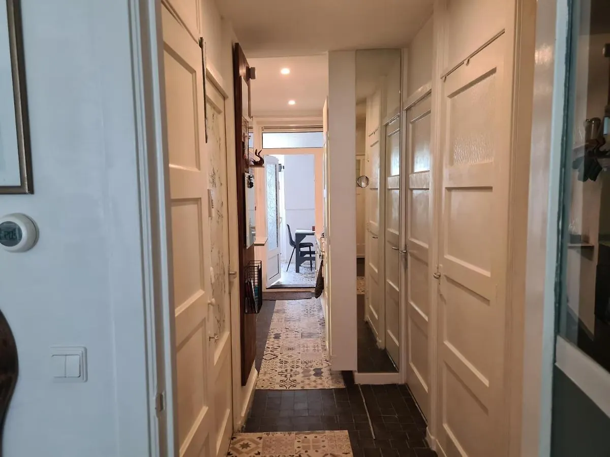 1 Bedroom 15 Min By Tram To Amsterdam Centre!