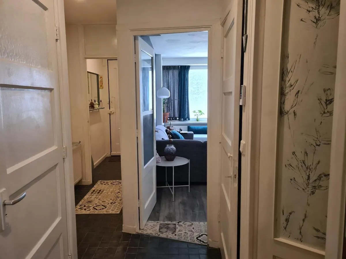 1 Bedroom 15 Min By Tram To Amsterdam Centre! Apartment