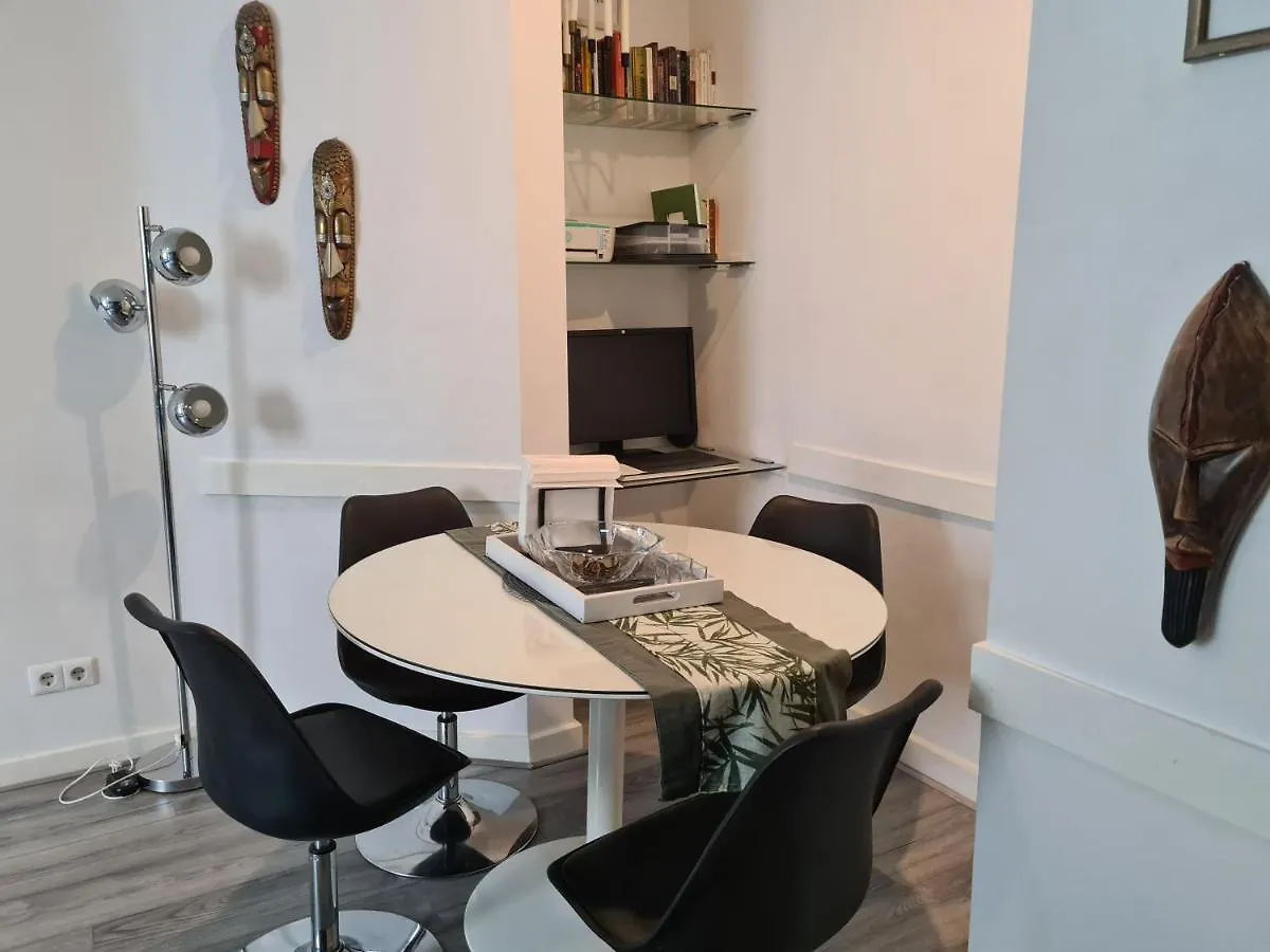 1 Bedroom 15 Min By Tram To Amsterdam Centre! Apartment