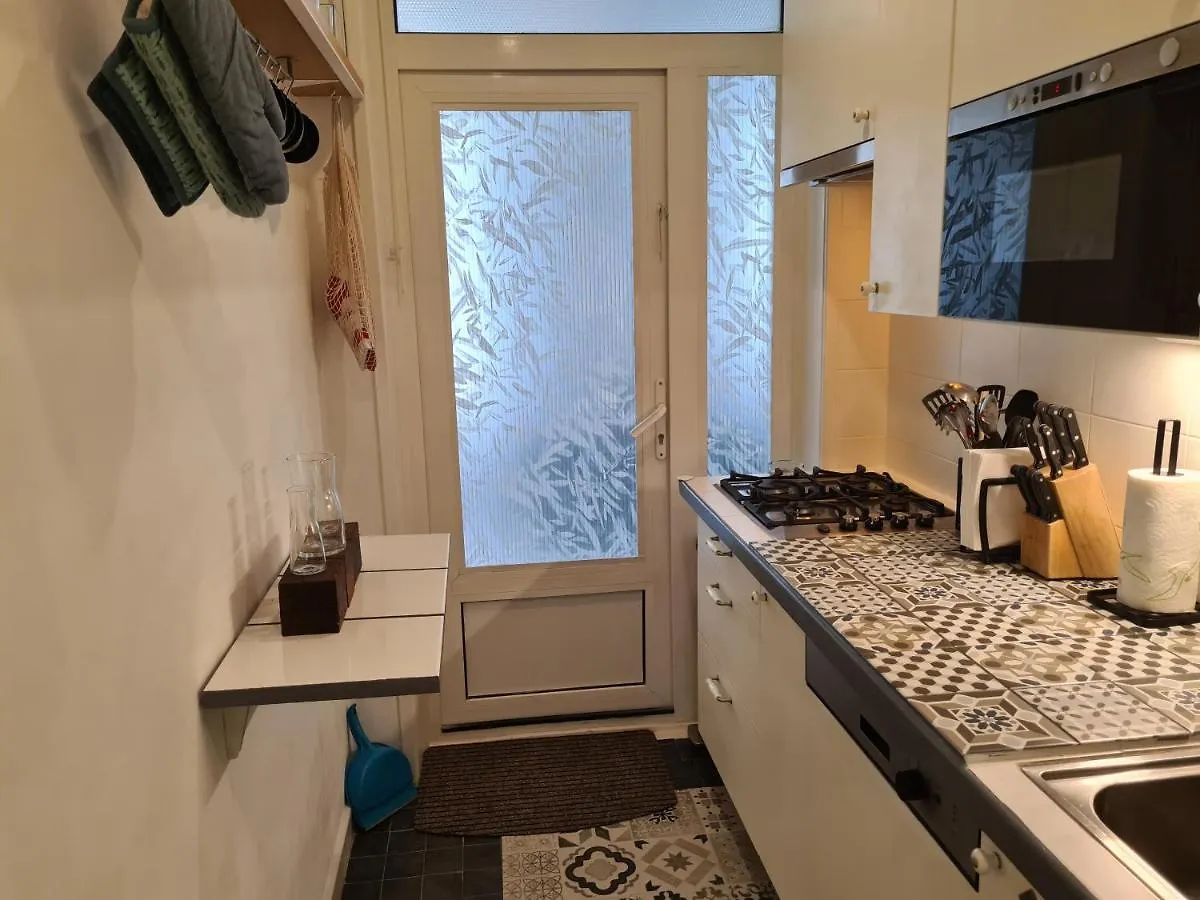 Apartment 1 Bedroom 15 Min By Tram To Amsterdam Centre!